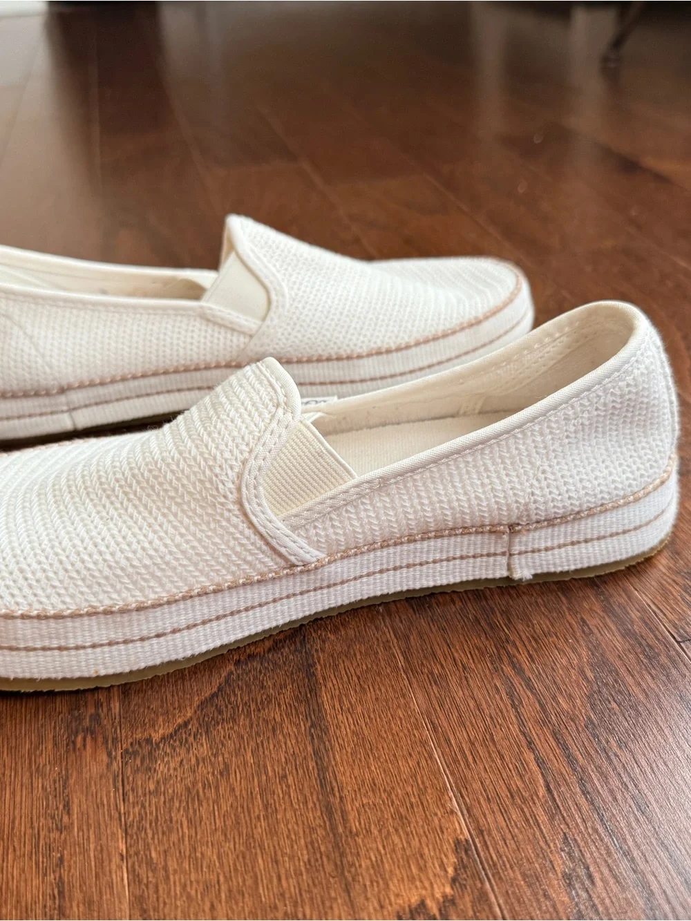 UGG Bren Woman’s Cream Knit Slip-On Loafers US size 7